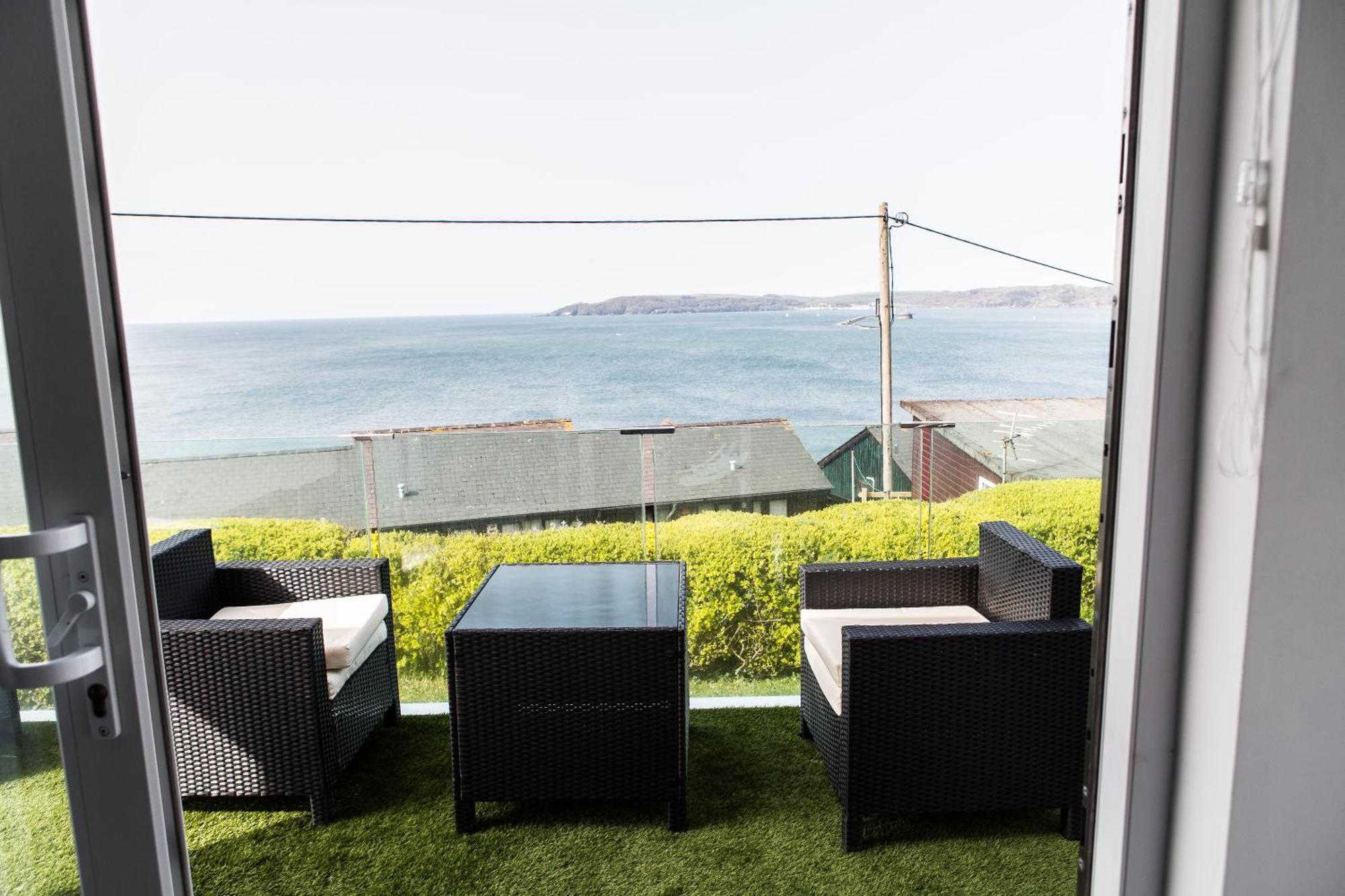 2 Bedroom Chalet With Sea Views 플리머스 외부 사진