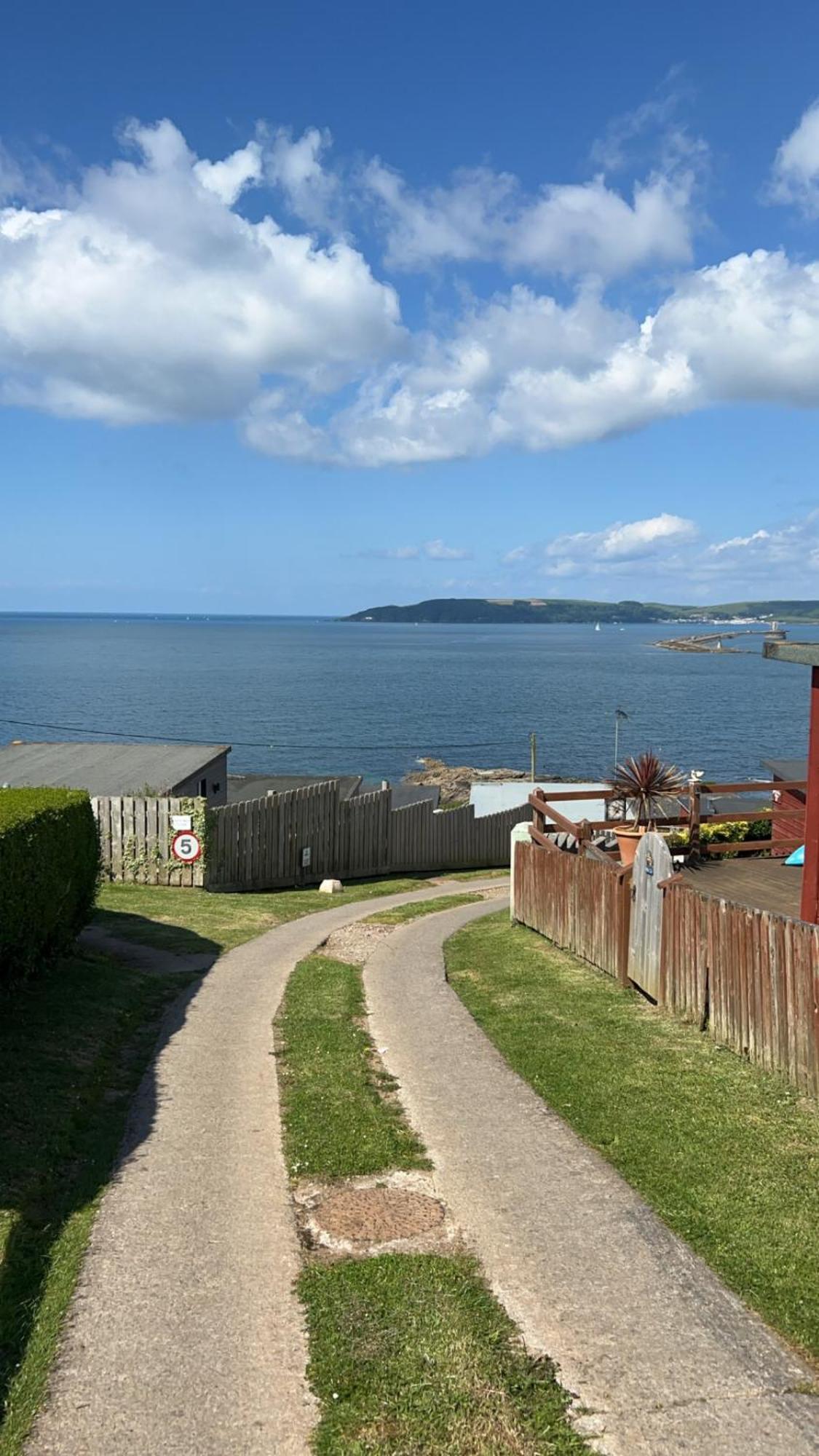 2 Bedroom Chalet With Sea Views 플리머스 외부 사진