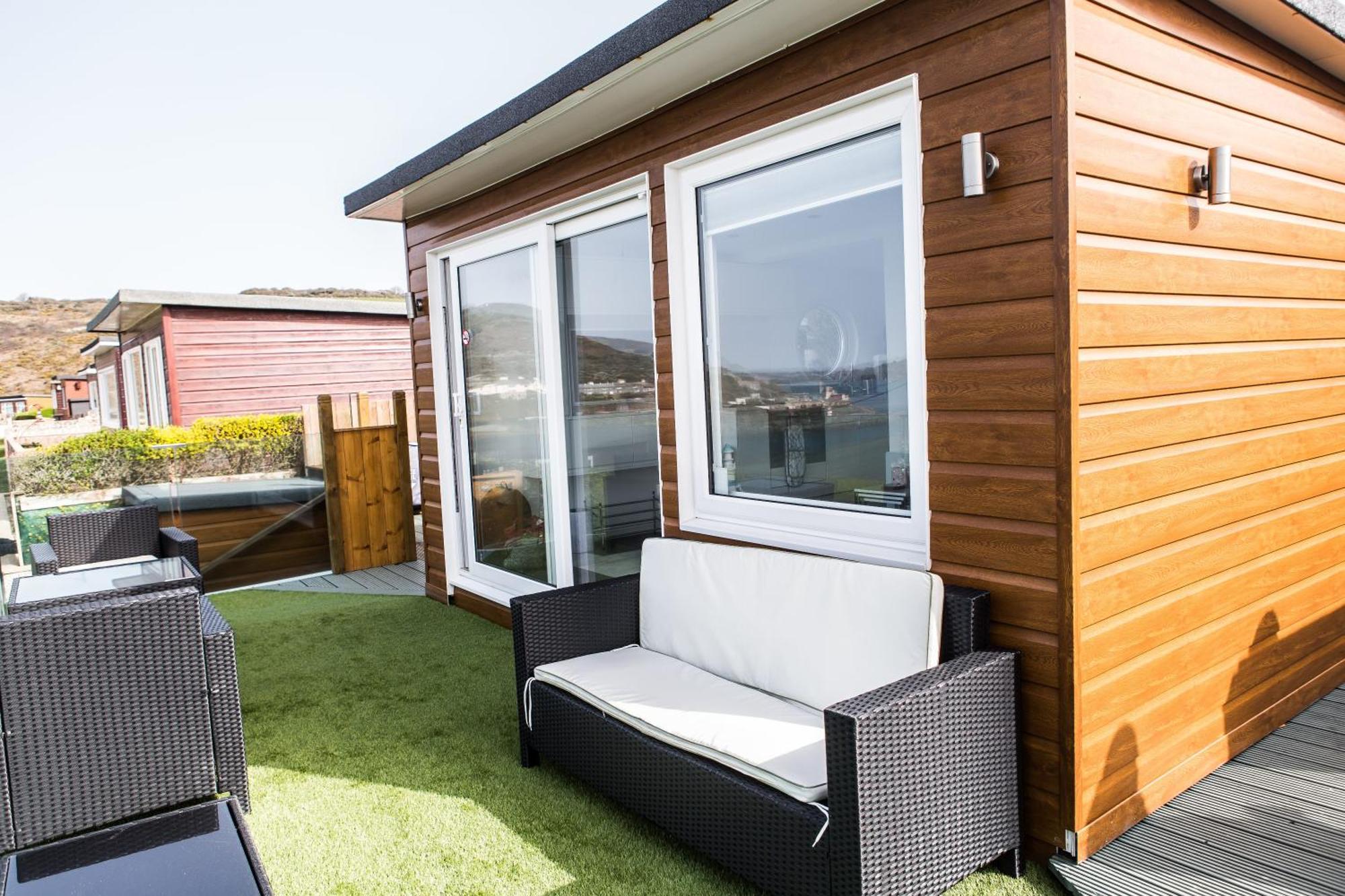 2 Bedroom Chalet With Sea Views 플리머스 외부 사진