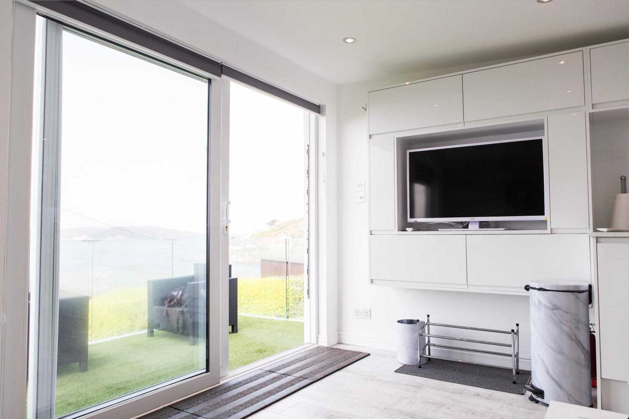 2 Bedroom Chalet With Sea Views 플리머스 외부 사진